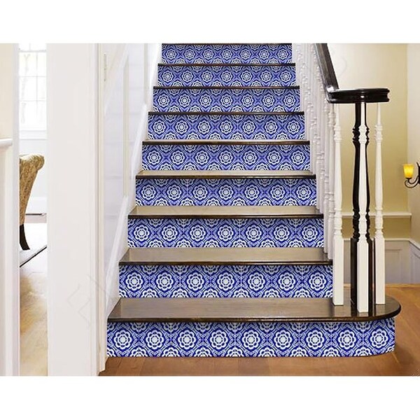 Homeroots 7 x 7 in. Blue & White Gerbera Peel & Stick Removable Tiles - 400073