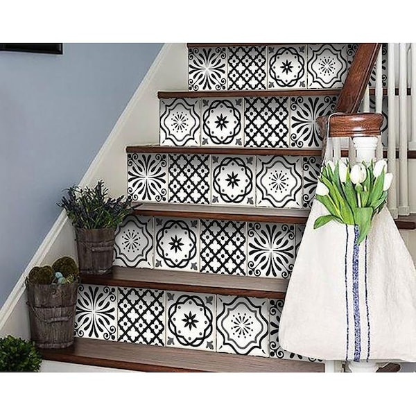 Homeroots 5 x 5 in. Black & White Multi Peel & Stick Removable Tiles - 399861