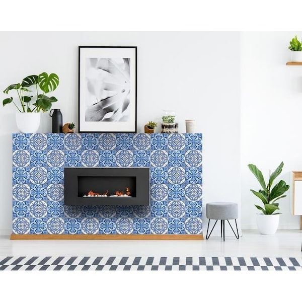 Homeroots 4 x 4 in. Blue & White Medi Peel & Stick Tiles - 400135