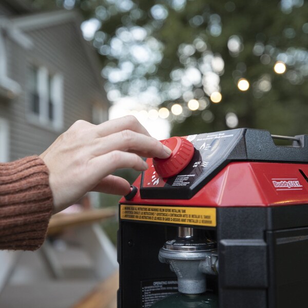 Mr. Heater Mr. Heater Buddy Flex 11,000 Btu/h 300 sq ft Radiant Propane Portable Heater - F600200