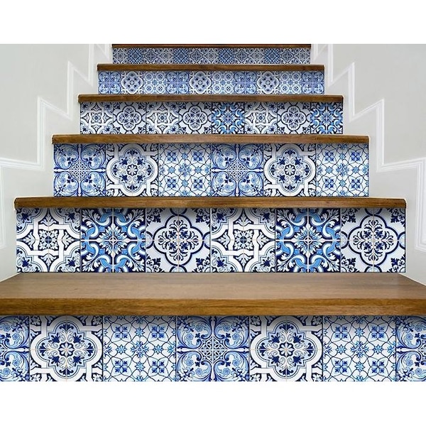 Homeroots 5 x 5 in. Azul Multi Blue Mosaic Peel & Stick Tiles - 400326