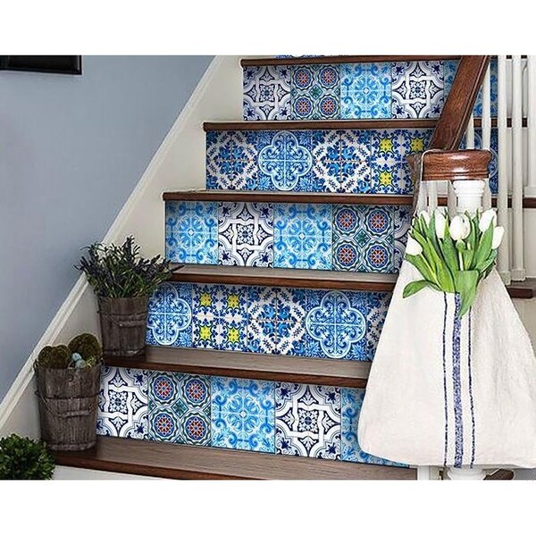 Homeroots 8 x 8 in. Greta Multi Blue Mosaic Peel & Stick Tiles - 400319