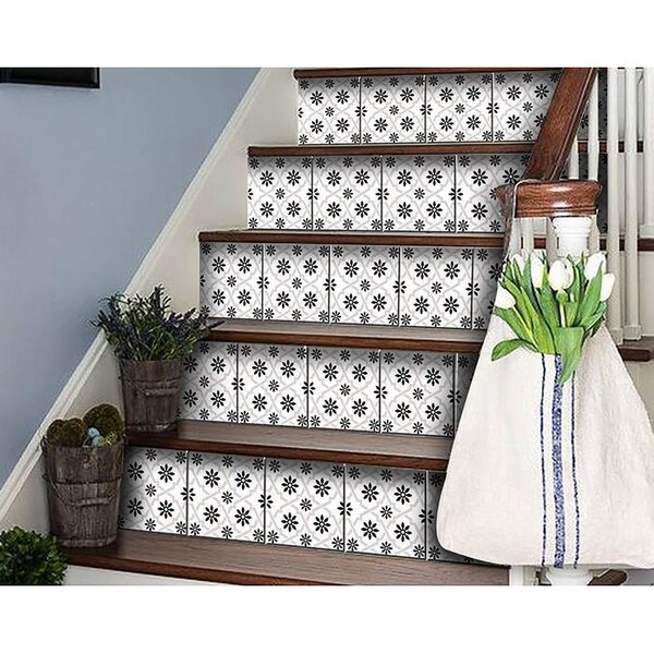 Homeroots 5 x 5 in. Black & White Lil Daisy Peel & Stick Removable Tiles - 399906