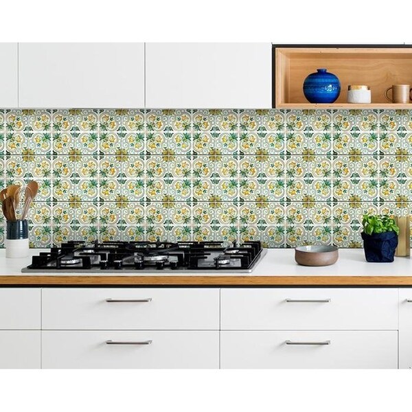 Homeroots 7 x 7 in. Green Yellow Melo Peel & Stick Tiles - 400193