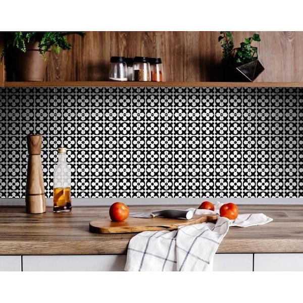 Homeroots 4 x 4 in. Black & White Medeci Peel & Stick Removable Tiles - 399975
