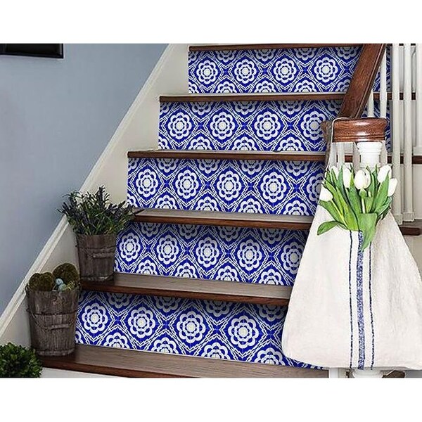 Homeroots 5 x 5 in. Blue & White Gerbera Peel & Stick Removable Tiles - 400071