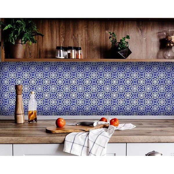 Homeroots 5 x 5 in. Blue & White Gerbera Peel & Stick Removable Tiles - 400071