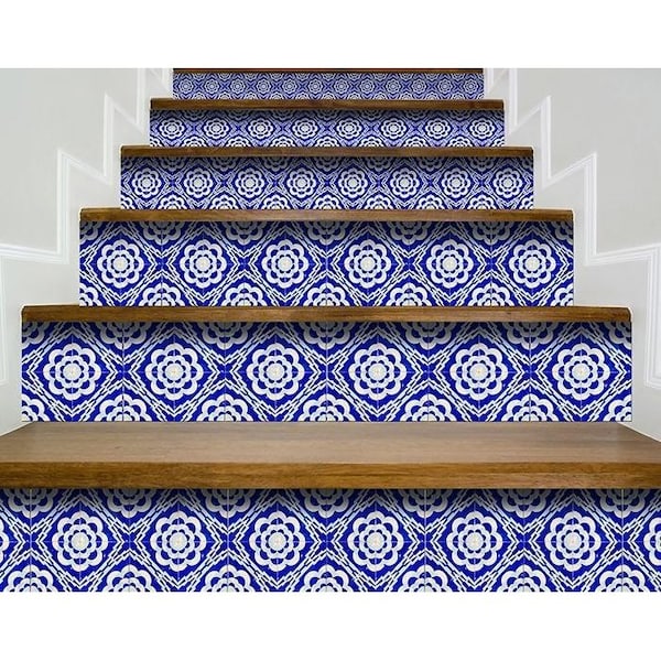 Homeroots 5 x 5 in. Blue & White Gerbera Peel & Stick Removable Tiles - 400071