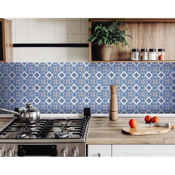 Homeroots 5 x 5 in. Blue & White Valencia Peel & Stick Tiles - 400111