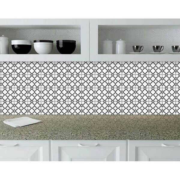 Homeroots 8 x 8 in. Black & White Quatrefoil Peel & Stick Tiles - 399924