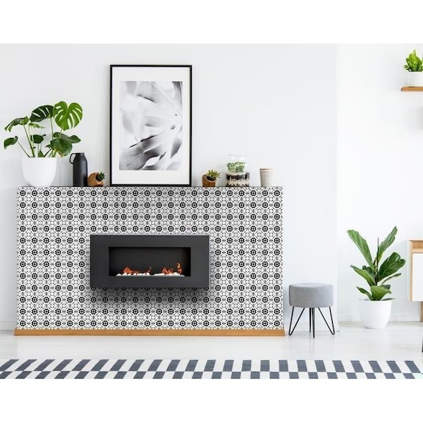 Homeroots 5 x 5 in. Black & White Gerber Peel & Stick Removable Tiles - 399966