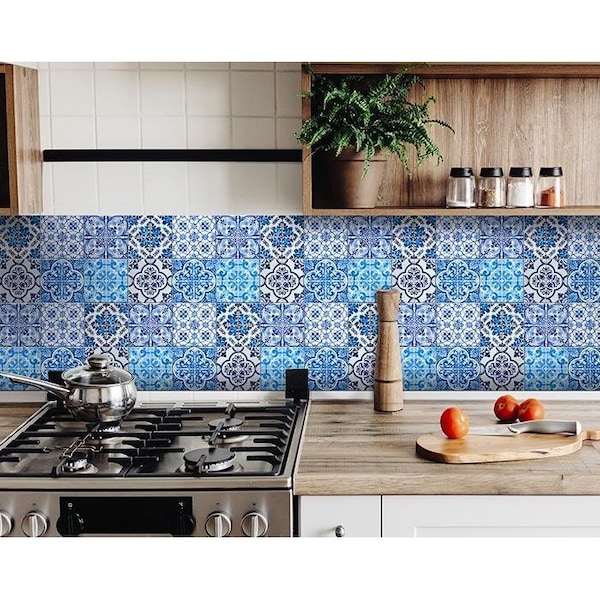 Homeroots 5 x 5 in. Azul Gianna Blue Peel & Stick Tiles - 400331