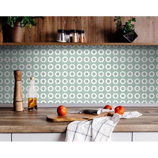 Homeroots 4 x 4 in. Light Sage & White Circle Flower Peel & Stick Removable Tiles - 400425