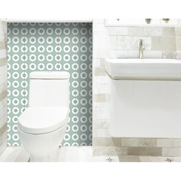Homeroots 4 x 4 in. Light Sage & White Circle Flower Peel & Stick Removable Tiles - 400425