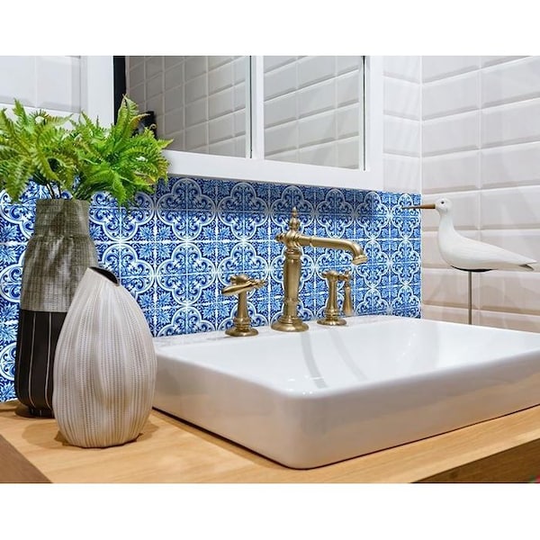 Homeroots 7 x 7 in. Blue & White Cross Peel & Stick Tiles - 400118