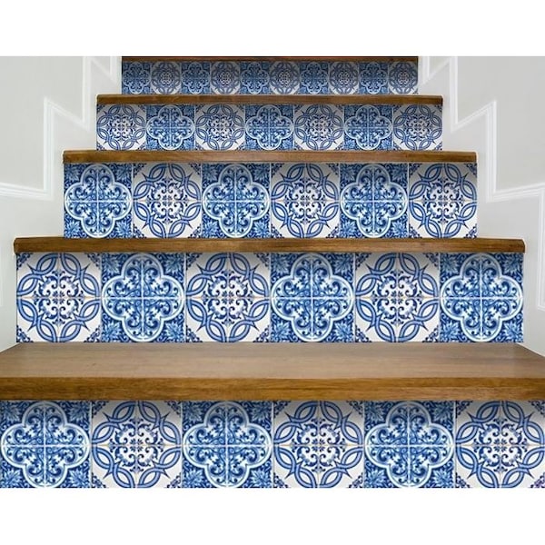 Homeroots 5 x 5 in. Blue & White Medi Peel & Stick Tiles - 400136