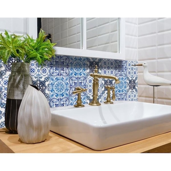 Homeroots 5 x 5 in. Mediterranean Blues Mosaic Peel & Stick Tiles - 400031