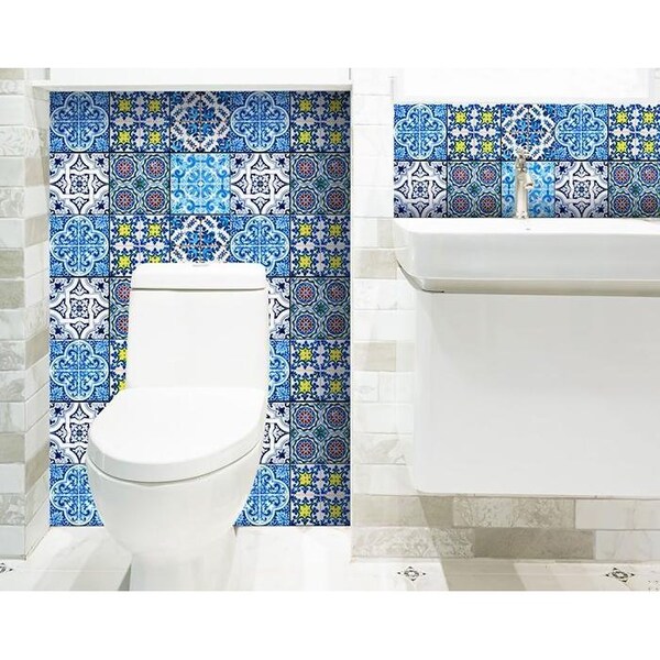 Homeroots 5 x 5 in. Greta Multi Blue Mosaic Peel & Stick Tiles - 400316