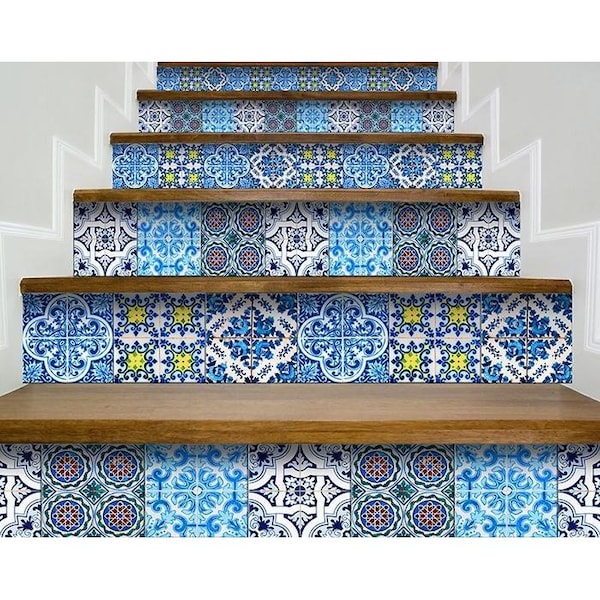 Homeroots 5 x 5 in. Greta Multi Blue Mosaic Peel & Stick Tiles - 400316