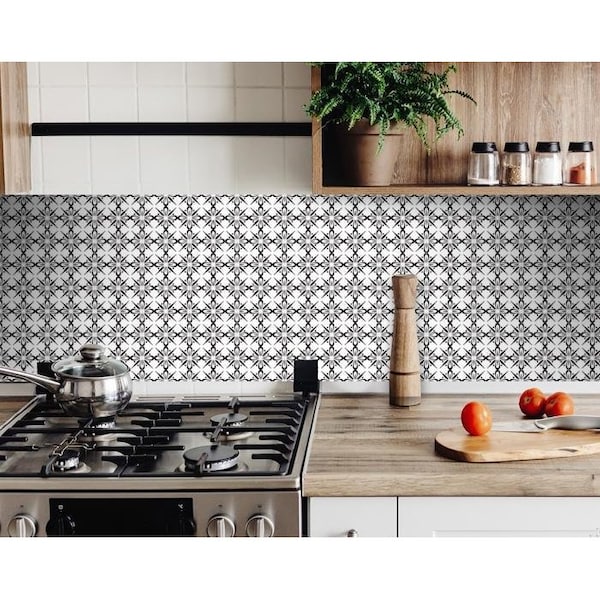 Homeroots 7 x 7 in. Black & White Quattra Peel & Stick Removable Tiles - 399973