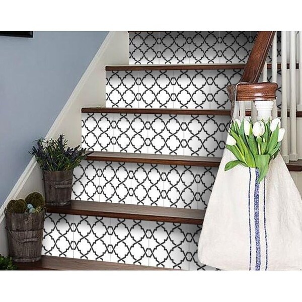 Homeroots 4 x 4 in. Black & White Prism Peel & Stick Removable Tiles - 399910