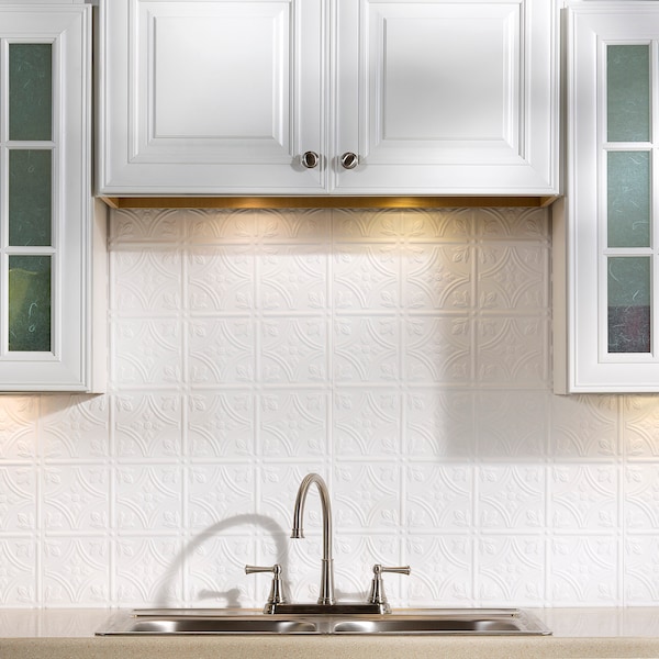 Fasade Fasade 18in x 24in Traditional 1 Matte White Backsplash Panel 5pk - PB5001