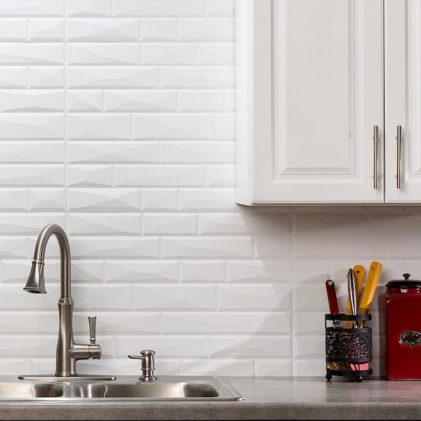 Fasade Fasade 18in x 24in Vista Matte White Backsplash Panel 5pk - PB6901