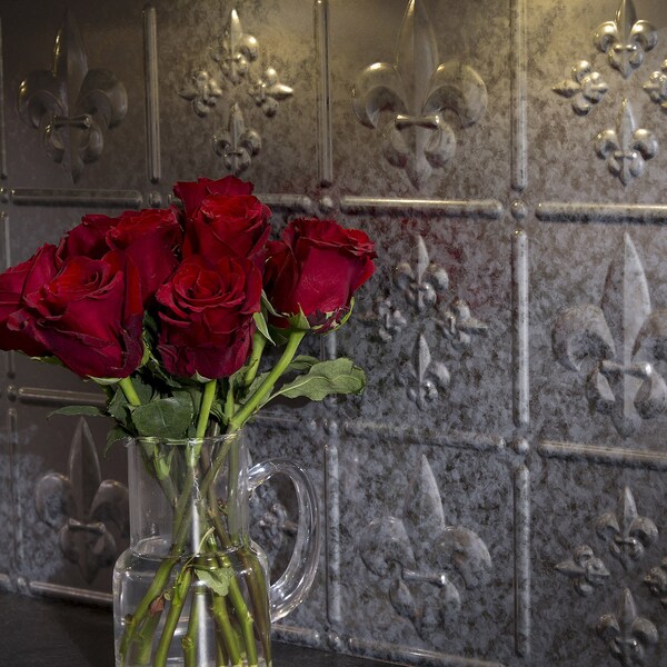 Fasade Fasade 18in x 24in Fleur-de-lis Galvanized Steel Backsplash Panel 5pk - PB6630
