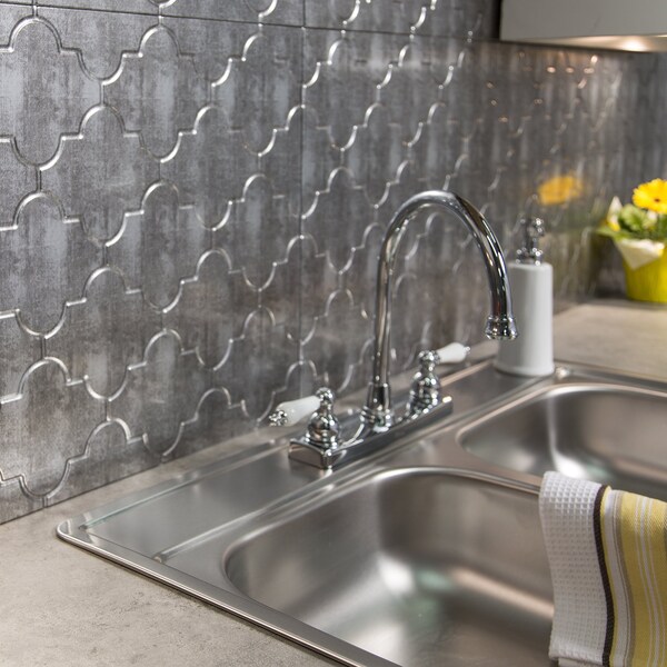 Fasade Fasade 18in x 24in Monaco Crosshatch Silver Backsplash Panel 5pk - PB6821