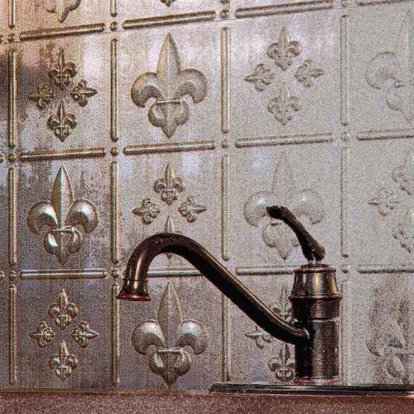Fasade Fasade 18in x 24in Fleur-de-lis Crosshatch Silver Backsplash Panel 5pk - PB6621