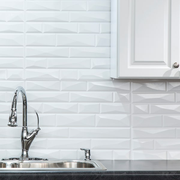Fasade Fasade 18in x 24in Vista Gloss White Backsplash Panel 5pk - PB6900