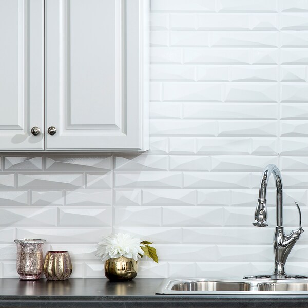 Fasade Fasade 18in x 24in Vista Gloss White Backsplash Panel 5pk - PB6900