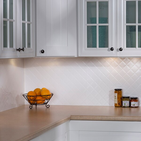 Fasade Fasade 18in x 24in Quilted Gloss White Backsplash Panel 5pk - PB5400