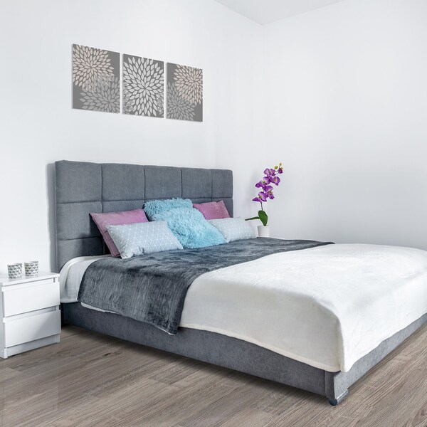 Lucida Surfaces LUCIDA SURFACES, BaseCore Smoked 6 in. x36 in. 2mm 12MIL Peel & Stick Vinyl Plank , 55PK - BC-904PLT