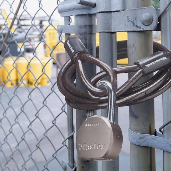Master Lock Master Lock 2-3/16 in. H X 2-1/2 in. W Steel 5-Pin Cylinder Weather-Resistant Padlock - 930DLHPF