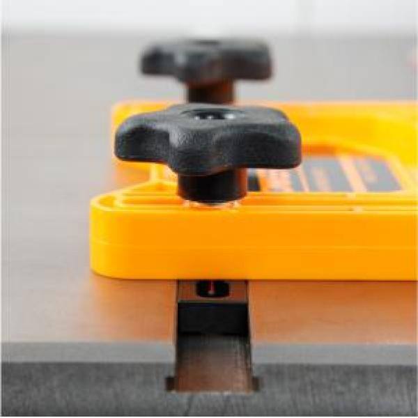 POWERTEC Dual Universal Featherboards para Carpintería Multifuncional con Sistema de Flexión y Bloqueo de Inglete (Paquete de 2) - 71393