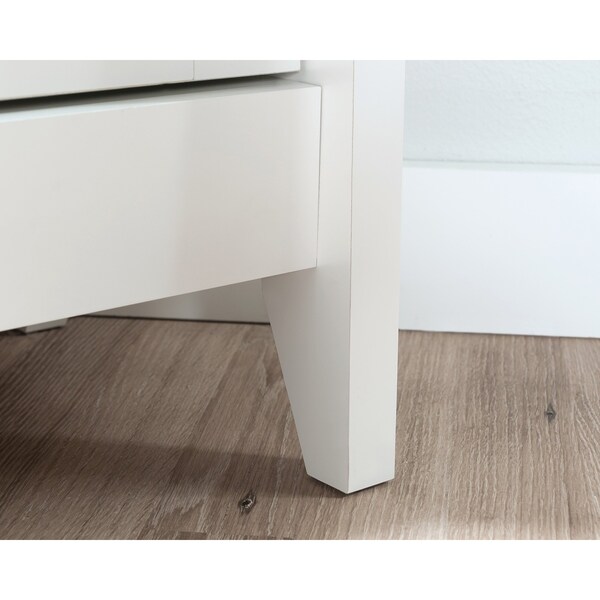 Sauder August Hill Corner Entert Stand Glw , Accommodates up to a 50 in. TV weighing 50 lbs - 433851