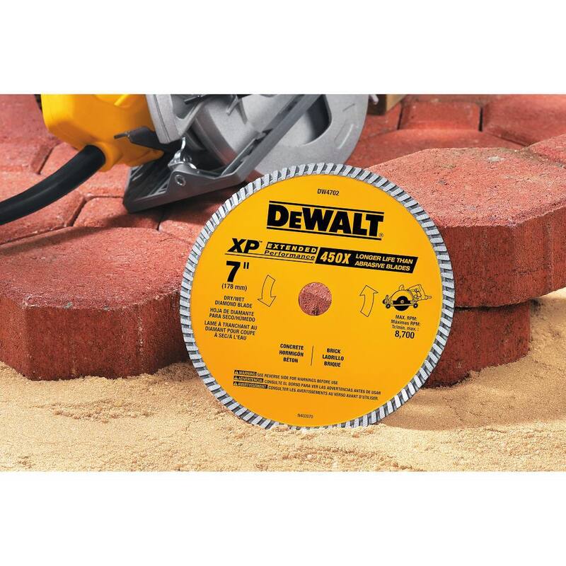 Hoja de sierra circular de diamante para concreto y ladrillo de 7 pulgadas - DW4702 de DEWALT