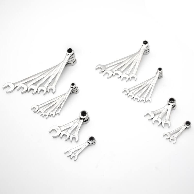 Juego de llaves de trinquete, accesorios y llaves de trinquete Husky de 1/4 pulg., 3/8 pulg. y 1/2 pulg., 144 posiciones (52 piezas) - H144RAT52PCWEVA.