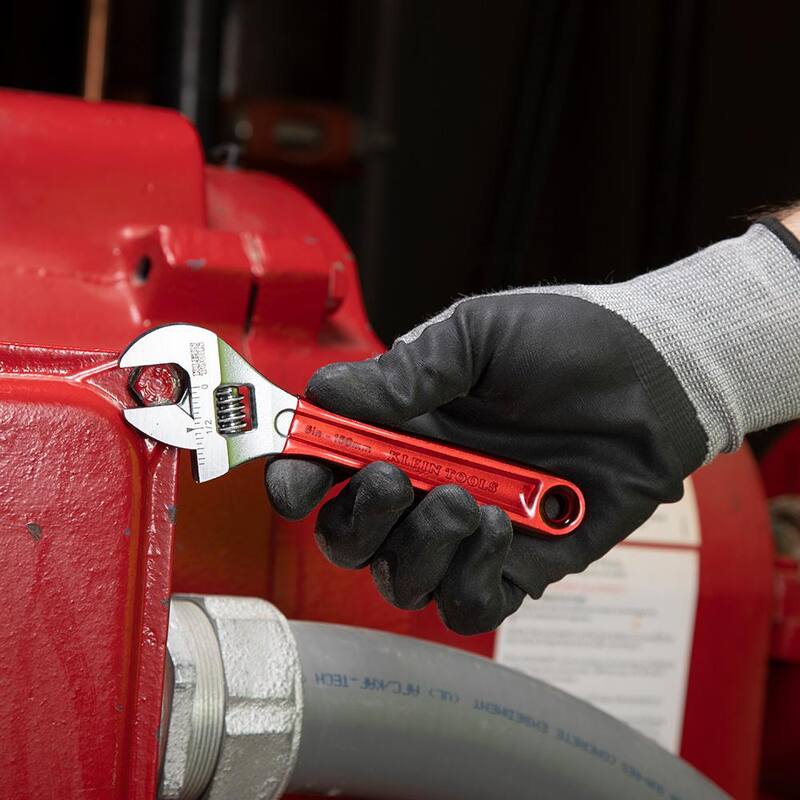 Llave ajustable de capacidad extra de 15/16 pulgadas con mango recubierto de plástico - D507-6 de Klein Tools