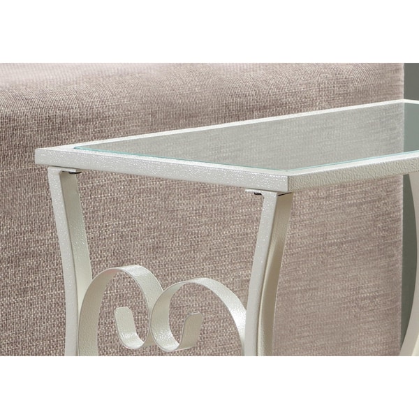 Homeroots 21.75 in. Metal & Clear Tempered Glass Accent Table - 333158