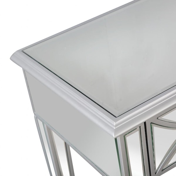 Homeroots 32 x 48 x 16 in. Silver Glass Mirror Console Table - 396824