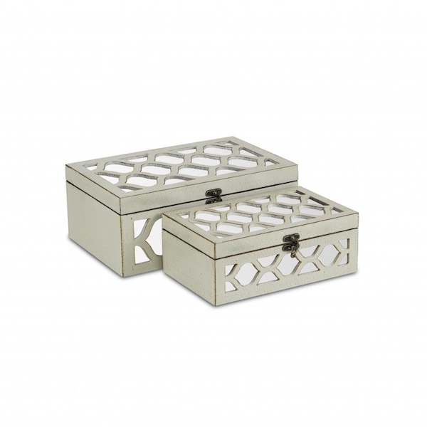 Homeroots 4.5 x 11.75 x 7.5 in. White Quatrefoil Mirror Jewelry Storage Box - Set of 2 - 399683