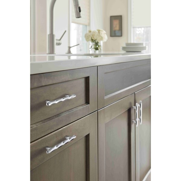 Amerock St. Vincent 3-3/4 in 96 mm Center-to-Center Polished Chrome Cabinet Pull - BP3664326