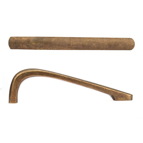 Richelieu 3 3/4 in (96 mm) Center-to-Center Copper Bronze Traditional Drawer Pull - MTPL375P1CPB