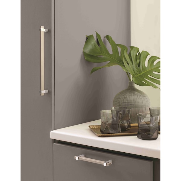 Amerock Mulino 5-1/16 in 128 mm Center-to-Center Silver Champagne/Polished Chrome Cabinet Pull - BP36724SC26