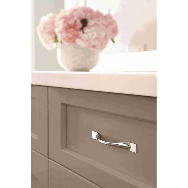 Amerock Uprise 3-3/4 in 96 mm Center-to-Center Polished Chrome Cabinet Pull - BP3691726