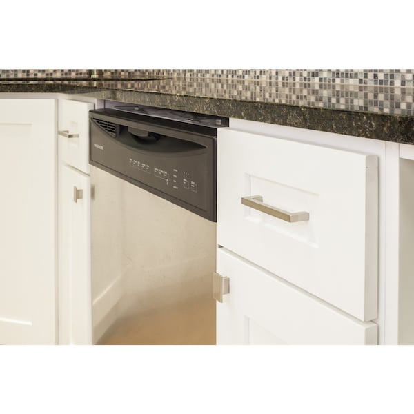 Elements By Hardware Resources 224 mm Center-to-Center Satin Nickel Square Stanton Cabinet Bar Pull - 625-224SN