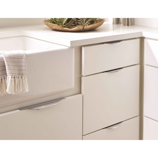 Amerock Aloft 6-9/16 in 167 mm Center-to-Center Polished Chrome Cabinet Edge Pull - BP3674526