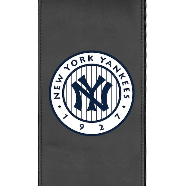 Dreamseat Stealth Recliner with New York Yankees Cooperstown Logo - XZ52082CDSMHTBLK-PSCOOP0065